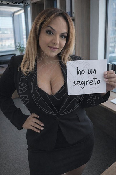 Dottoressa Mony  CASORIA 3248405735